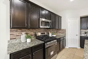517 High Desert Dr, Fort Worth, TX 76131 - Photo 7