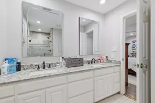 2703 Chinquapin Oak Ln, Arlington, TX 76012 - Photo 11