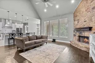 7348 Brady Oaks Dr, Fort Worth, TX 76135 - Photo 3
