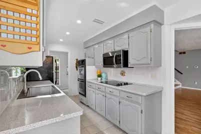 8261 Club Meadows Drive, Dallas, TX 75243 - Photo 7