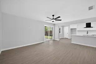 901 Huntington Dr, Lewisville, TX 75067 - Photo 9