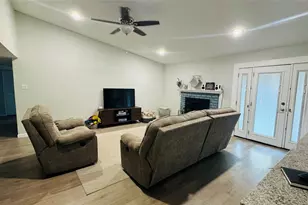 1517 W Spring Creek Pkwy, Plano, TX 75023 - Photo 7