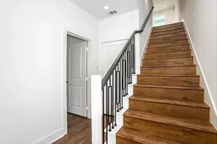 13325 Bee St, Farmers Branch, TX 75234 - Photo 3