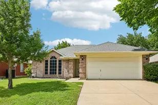1036 Springhill Dr, Saginaw, TX 76179 - Photo 1
