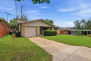 4304 Hodgkins Rd, Lake Worth, TX 76135 - Photo 3