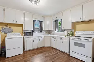 4304 Hodgkins Rd, Lake Worth, TX 76135 - Photo 17