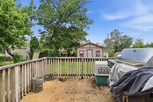 4304 Hodgkins Rd, Lake Worth, TX 76135 - Photo 25
