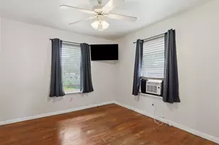 4304 Hodgkins Rd, Lake Worth, TX 76135 - Photo 23