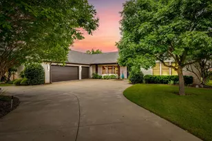 5604 Medinah Ct, Granbury, TX 76049 - Photo 1