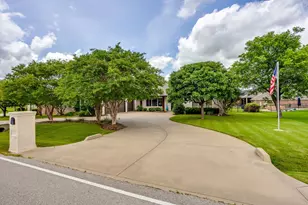 5604 Medinah Ct, Granbury, TX 76049 - Photo 3
