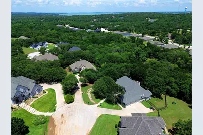 102 Manders Court, Runaway Bay, TX 76426 - Photo 39