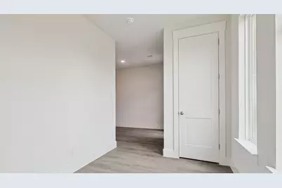 905 Meadowcrest Drive, Plano, TX 75075 - Photo 7