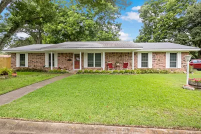 1002 S Lide Avenue, Mt Pleasant, TX 75455 - Photo 1