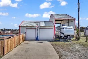 737 Co Rd 4699, Boyd, TX 76023 - Photo 29