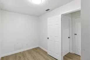 8110 Skillman St, Dallas, TX 75231 - Photo 31