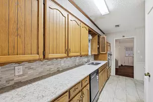711 Tanglewood Ln, Arlington, TX 76012 - Photo 9