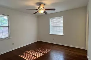 8936 Angleton Pl, Dallas, TX 75243 - Photo 5