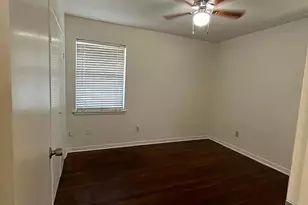 8936 Angleton Pl, Dallas, TX 75243 - Photo 9