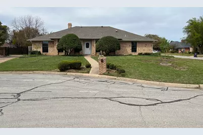 2226 Fall River Drive, Arlington, TX 76006 - Photo 1