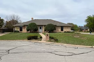 2226 Fall River Dr, Arlington, TX 76006 - Photo 1