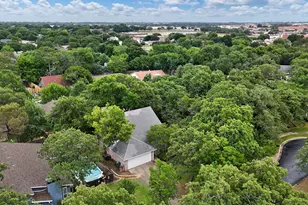3208 Hickory Ct, Bedford, TX 76021 - Photo 3