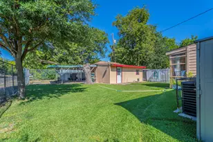 3055 Frio Dr, Dallas, TX 75216 - Photo 15