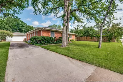 2615 Glenwood Lane, Denton, TX 76209 - Photo 3