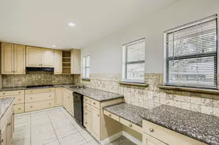 1724 Midcrest Dr, Plano, TX 75075 - Photo 9