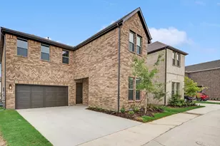 218 Woodson St, Irving, TX 75063 - Photo 1
