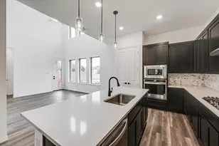 218 Woodson St, Irving, TX 75063 - Photo 5