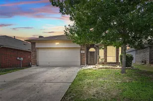 7464 Maroon Dr, Fort Worth, TX 76120 - Photo 17
