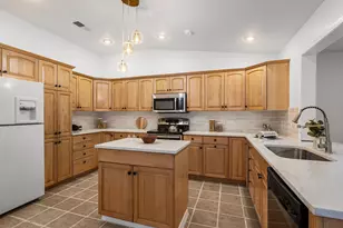 2518 Hightrail Dr, Carrollton, TX 75006 - Photo 5