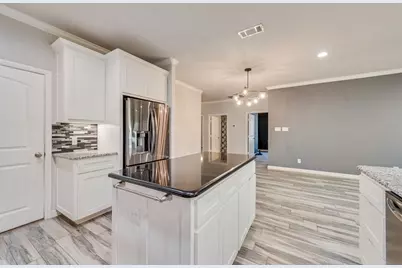5420 Meandering Road, River Oaks, TX 76114 - Photo 17