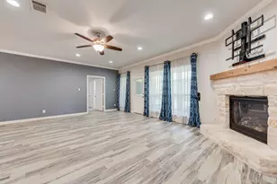 5420 Meandering Rd, River Oaks, TX 76114 - Photo 11