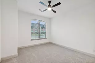 7043 Granbury Ln, Grand Prairie, TX 75054 - Photo 11