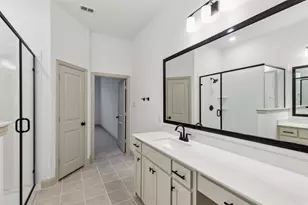 7043 Granbury Ln, Grand Prairie, TX 75054 - Photo 15