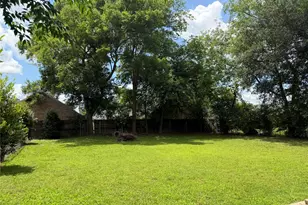 110 Yorke St, Mt Pleasant, TX 75455 - Photo 3