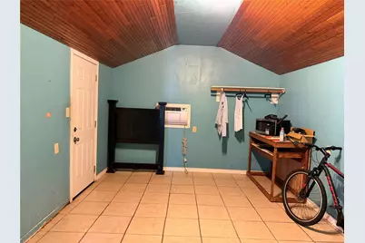 110 Yorke Street, Mt Pleasant, TX 75455 - Photo 9