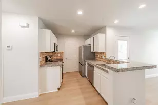 4503 Mexicana Rd, Dallas, TX 75212 - Photo 5