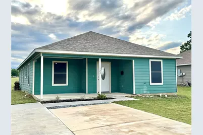 124 Oakwood Street, Chico, TX 76431 - Photo 3
