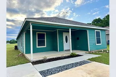 124 Oakwood Street, Chico, TX 76431 - Photo 1