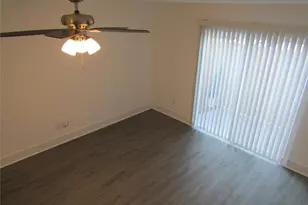 818 W Collins St, Denton, TX 76201 - Photo 17