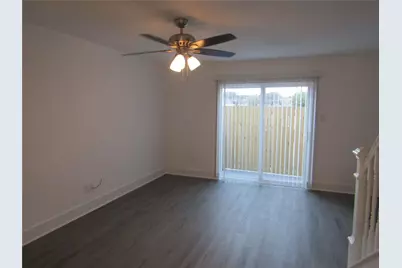 818 W Collins Street, Denton, TX 76201 - Photo 5