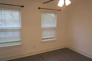 818 W Collins St, Denton, TX 76201 - Photo 9
