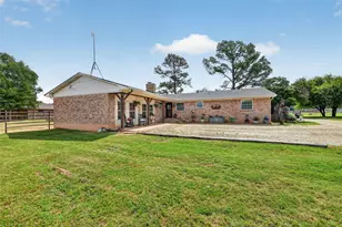 1102 Old Base Rd, Aurora, TX 76078 - Photo 3