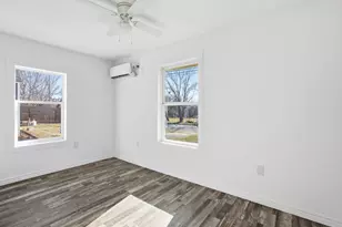 807 Adkins St, Bowie, TX 76230 - Photo 13