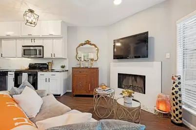 5757 Martel Avenue #B01, Dallas, TX 75206 - Photo 3
