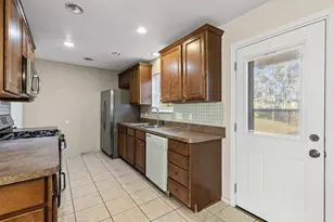 1001 Altamont Dr, Fort Worth, TX 76106 - Photo 17