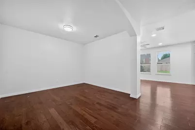 1060 Westbrook Court, Grand Prairie, TX 75052 - Photo 5