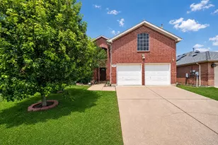 1060 Westbrook Ct, Grand Prairie, TX 75052 - Photo 1